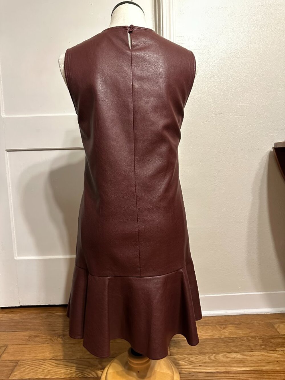 BCBGMAXAZRIA Sheridan Faux Leather Ruffle Hem Dress XS Burgundy - Picture 4 of 10